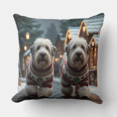 Old English Sheepdogs Christmas Snow Holiday クッション (正面)