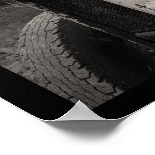 Old Farm Tractor ポスター (角)