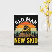 Old Man New Skid Funny Skid Steer Operator カード (黄色い花)