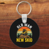 Old Man New Skid Funny Skid Steer Operator キーホルダー (正面)