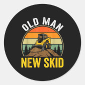 Old Man New Skid Funny Skid Steer Operator ラウンドシール (正面)