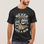 Old Man With A Bow Hunting Hunter Men Funny Tシャツ (正面)