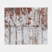 Old painted brick wall with peeling white paintwal フリースブランケット (正面(横))