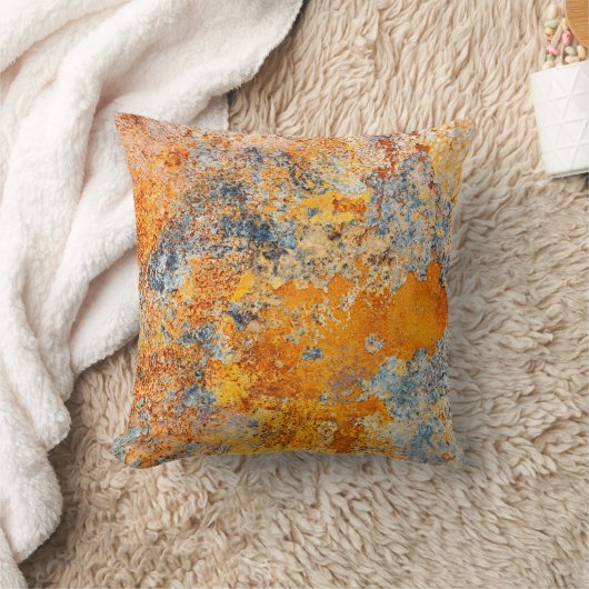 Old rust texture. Grunge rusted metal background. クッション (ブランケット)