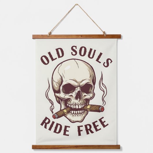 "Old Souls Ride Free" ヴィンテージ スカル シガー 壁アート 吊り下げ型タペストリー (正面)