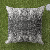 Old Tree Bark Black And White Photo Pattern Design アウトドアクッション (芝生)