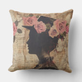 Old Victorian Silouette with Pink Roses クッション (正面)