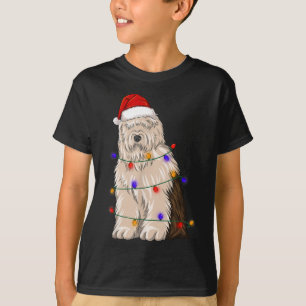 Olde English Sheepdog DogクリスマスハットLiを着た Tシャツ