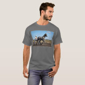 Olevの灰色の速歩馬 Tシャツ (正面フル)