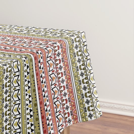 Olive and brown geometric ethnic ornament テーブルクロス (インサイチュ)