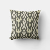 Olive Green and Ivory Modern Print Pillow クッション (正面)