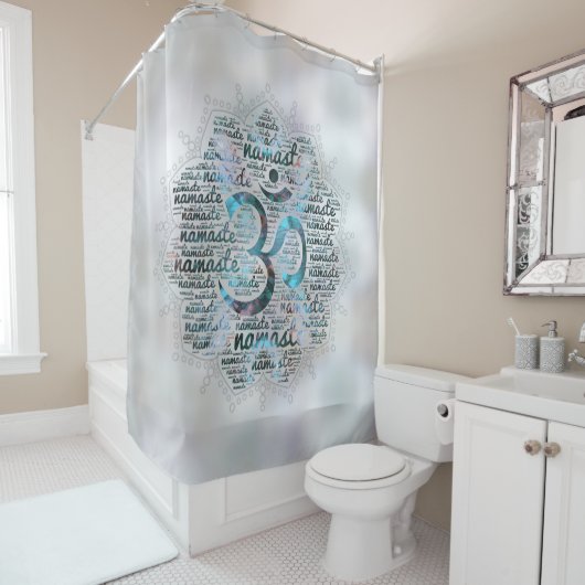 OMを持つはすの曹灰長石のナマステの単語の芸術 シャワーカーテン (インサイチュ)