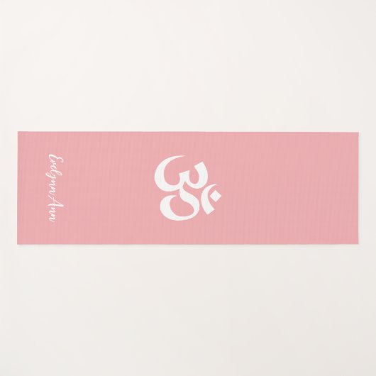 Omシンボルコーラルピンクパーソナライズされた色の名前祈りの言葉 ヨガマット (正面(横))