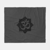 OMロータススピリチュアリティヨガinカーボンファイバースタイル フリースブランケット (正面(横))