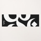 Om記号(名パーソナライズされた前：黒と白) ヨガマット (裏面(横))