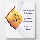 Om – スプリタリティ フォトプラーク (正面)