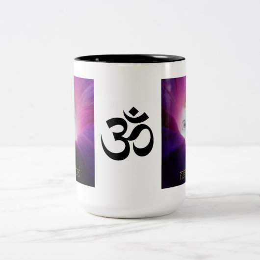 Om Krishnaのナマステのマグ ツートーンマグカップ (中央)