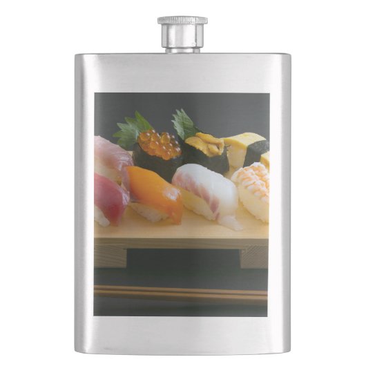 Omakase Spirit – Classic Sushi Board Flask フラスク (正面)