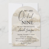 On Cloud Nine 9ベージュウォーターカラースカイ赤ちゃんシャワー 招待状 (正面)