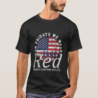On Fridays We Wear Red Friday American Flag Milita Tシャツ