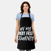 'On My Debt Free Journey' Inspire Mindful Choices エプロン (着用した状態)