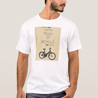 On the Road with my bicycle Tシャツ