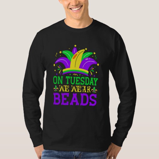 On Tuesday We Wear Beads Mardy Gras Celebrations p Tシャツ (正面)