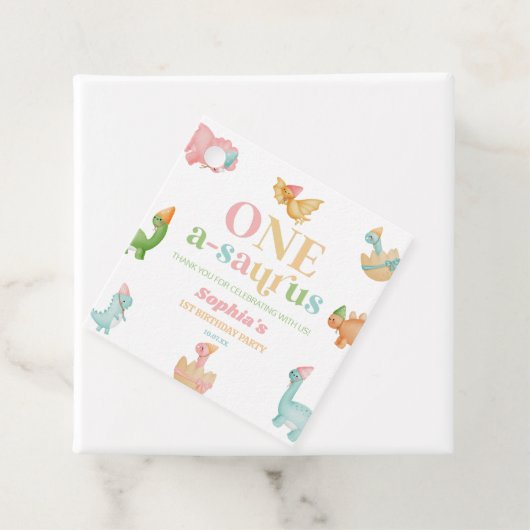 One A-Saurus恐竜の最初の誕生日パーティー フェイバータグ (インサイチュ)