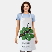 One bite at a time – enjoy the process エプロン (着用した状態)
