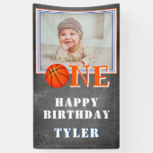 One Chalkboardバスケットボールフォト第1誕生日 横断幕 (縦)
