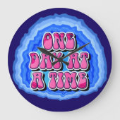 One Day At A Time Geode 12 Step AA Recovery Slogan ラージ壁時計 (正面)