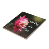 One Day At A Time Quote Flower In Sunlight  タイル (側面)