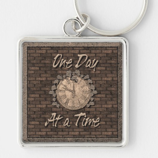 One Day At A Time Quote Slogan Old Clock キーホルダー (正面)