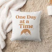 One Day at a Time Throw Pillow クッション (ブランケット)