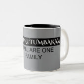 "One Earth. One Spirit. One Family." ツートーンマグカップ (正面右)