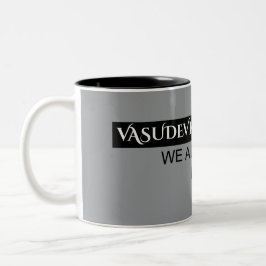 "One Earth. One Spirit. One Family." ツートーンマグカップ