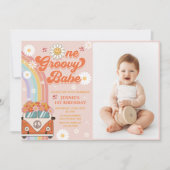 One Groovy Babeレトロレインボー1stバースデーフォト 招待状 (正面)