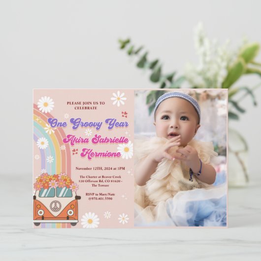 One Groovy Yearレトロレインボー1stバースデーフォト 招待状 (スタンド正面)