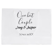 One hot couple add name since 20XX year date ラージペーパーバッグ (裏面)