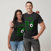 One Kickin it forおもしろいDaddy Soccer First誕生日 Tシャツ (ユニセックス)