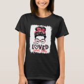 One Loved Lunch Lady Messy Bun Tシャツ (正面)