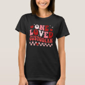 One Loved School Custodian Retro Groovy Valentines Tシャツ (正面)