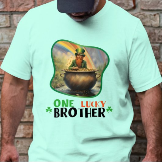 One Lucky Brother – 緑の衣装 Tシャツ