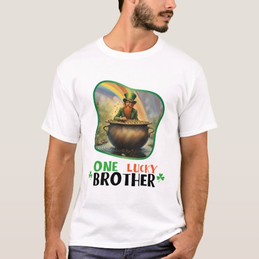 One Lucky Brother – 緑の衣装 Tシャツ (正面)