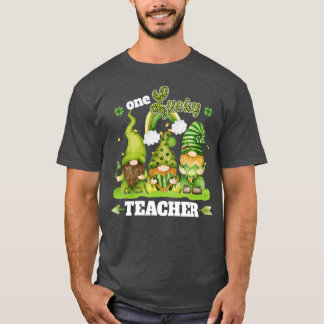 One Lucky Cute Teacher Leopard Gnomes Happy St Pat Tシャツ