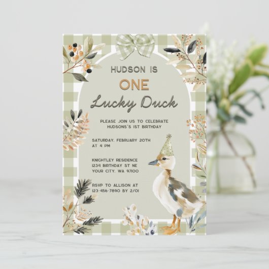 One Lucky Duck Cute Duckling Gingham 1st Birthday 招待状 (スタンド正面)