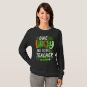 One Lucky High School Teacher Pencil Shamrock St P Tシャツ (正面フル)