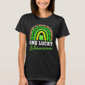 One Lucky Librarian Rainbow Shamrock St Patrick s  Tシャツ (正面)