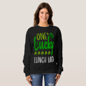 One Lucky Lunch Lady St Patricks Day Irish Shamroc スウェットシャツ (正面フル)