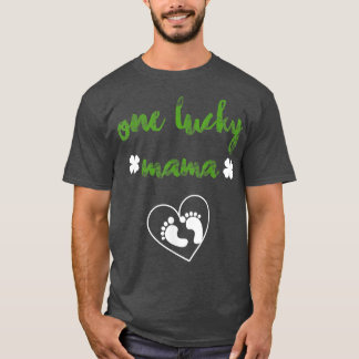 One Lucky Mama Baby Designs For Pregnancy Gift Tシャツ